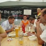 83. Pfingstbier 2003 in Roßbach (6. bis 9. Juni 2003)
Motto: "Es war schon im Munde aller, dieses Jahr kommt der Knaller!"
Pfingstsonntag auf dem Festplatz