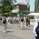 83. Pfingstbier 2003 in Roßbach (6. bis 9. Juni 2003)
Motto: "Es war schon im Munde aller, dieses Jahr kommt der Knaller!"
Der Festumzug am Sonntagnachmittag