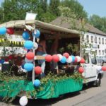 83. Pfingstbier 2003 in Roßbach (6. bis 9. Juni 2003)
Motto: "Es war schon im Munde aller, dieses Jahr kommt der Knaller!"
Der Festumzug am Sonntagnachmittag
