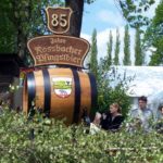Festumzug mit dem Motto: "Einmal um die ganze Welt!"