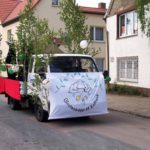 Festumzug mit dem Motto: "Einmal um die ganze Welt!"